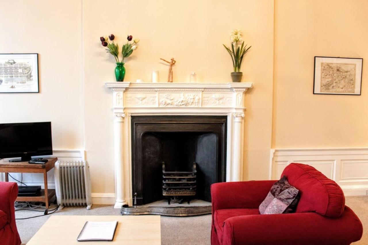 Traditional Georgian Flat In New Town EDI Kültér fotó